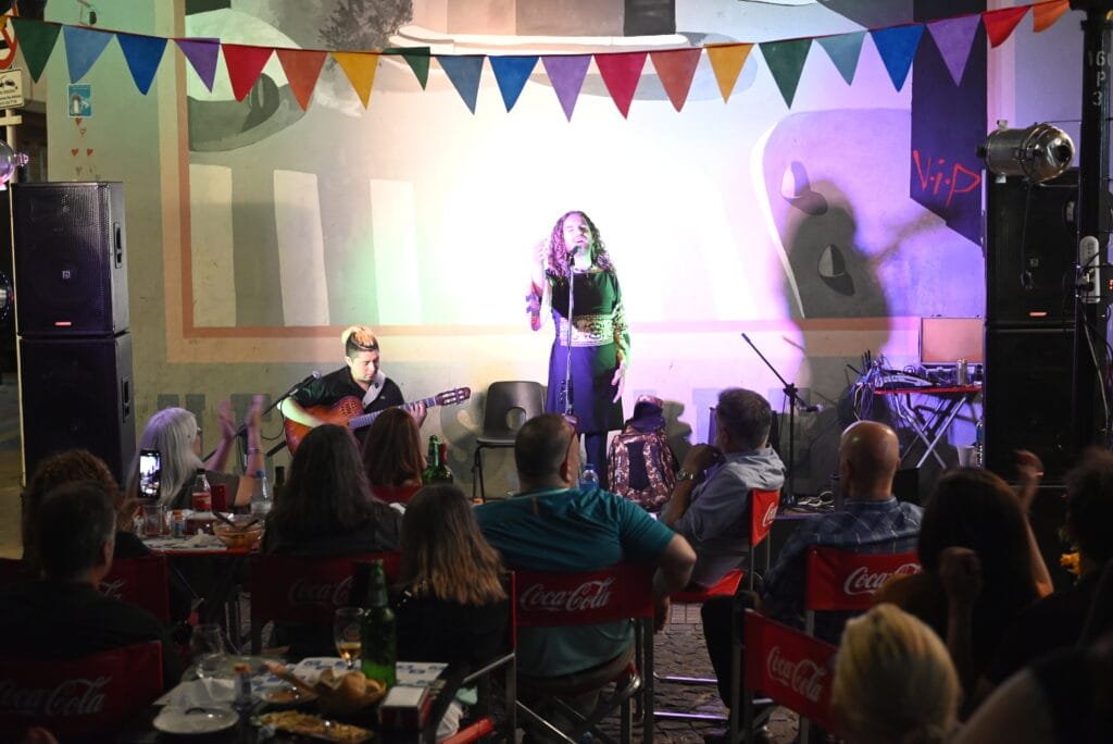 FERNI de GYLDENFELDT y NAHUEL QUIPILDOR Bar El Colonial 28 oct 2022 6501