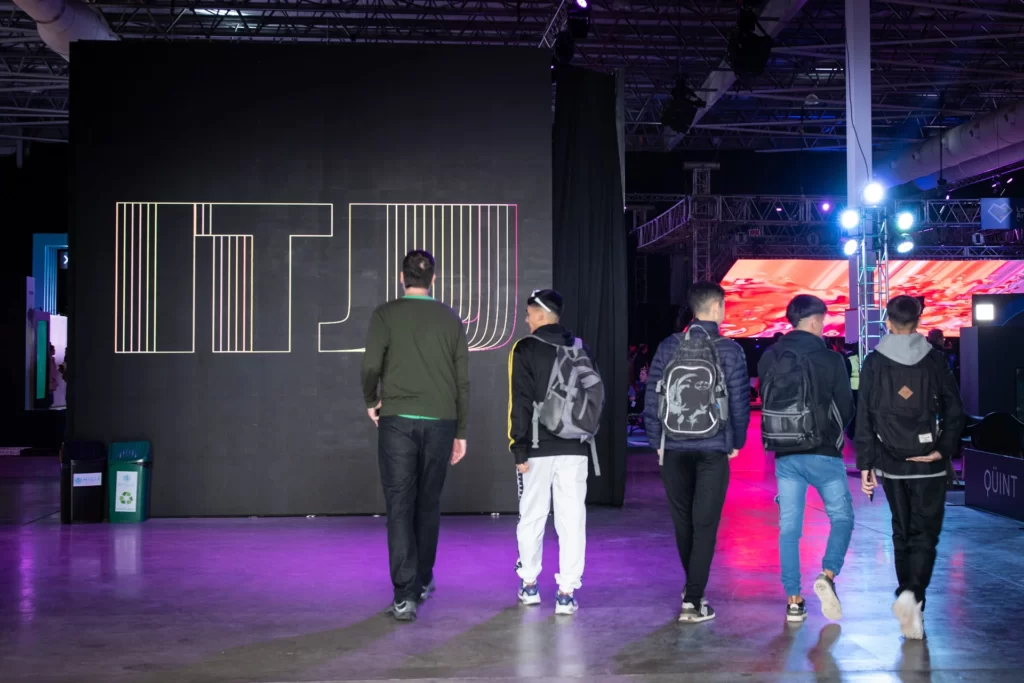 52830751956 a9f3296304 k