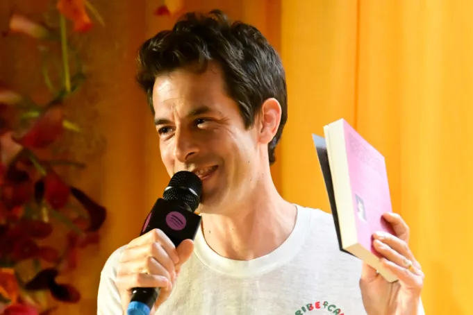 Mark Ronson revela su vida como DJ en su primer libro “Night People ...